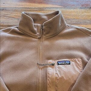 Patagonia Microchill Women’s Fleece Pullover with Pocket Worn 1x Like new Taupe